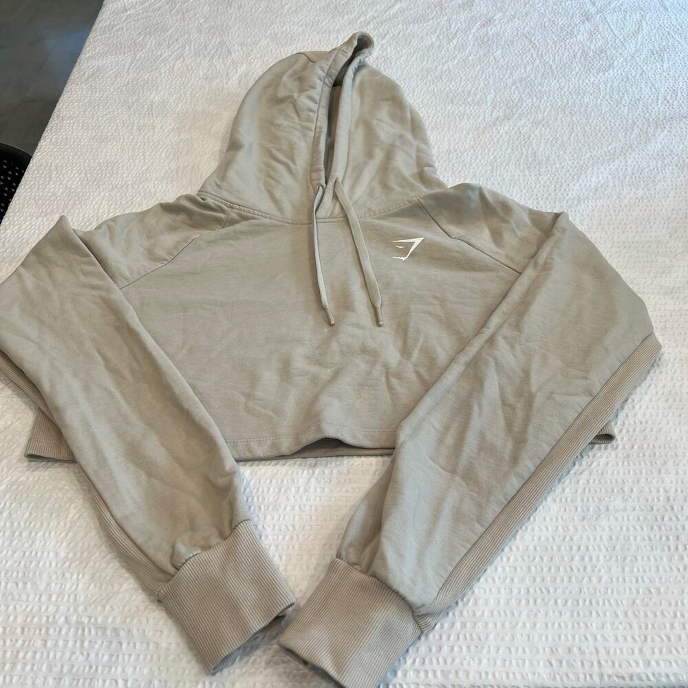 Gymshark beige cropped hoodie pullover S women